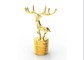 Los ciervos diseñan la aleación Zamac de lujo del cinc del metal del oro de la cubierta el 15Mm de la botella de perfume creativo