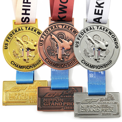 Los recuerdos 3d del premio del maratón del oro del deporte cubren con cinc la medalla de funcionamiento del metal de la aleación con la cinta