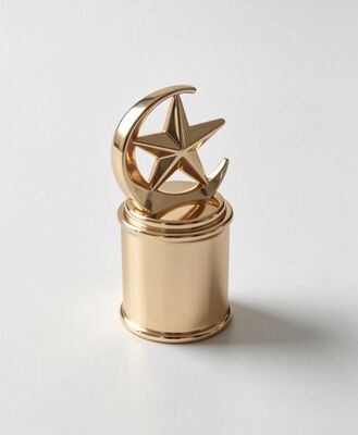 comprar Tapa de Perfume de Zamak Luna Creciente y Estrella - Acabado Dorado de Lujo Fabricación en línea