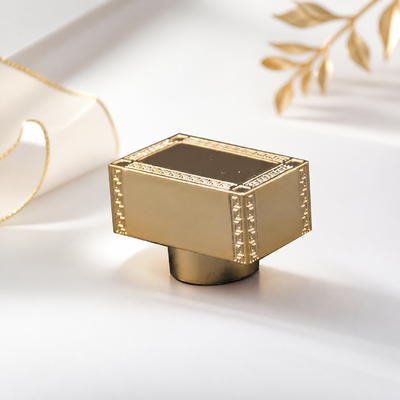 Comprar Diseño rectangular Zamak Perfume Cap con electroplataje de oro para botellas de perfume de lujo personalizables Fabricación en línea