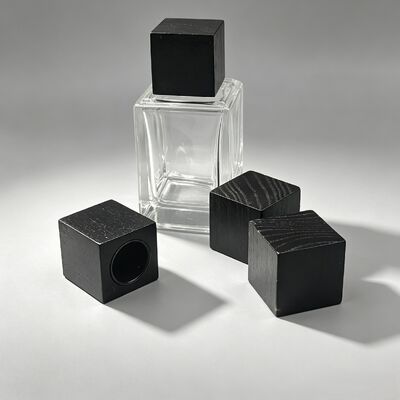 Comprar Capa de botella de perfume de madera cuadrada con logotipo grabado con láser personalizado tapa de madera natural para botella de fragancia OEM mayorista tapa de perfume de madera cuadrada Fabricación en línea