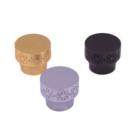 comprar casquillo tallado parte alta del perfume de Zamac del modelo de 34m m para las botellas de perfume vacías online manufacture