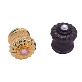comprar Diseño magnético de la patente del casquillo del perfume de la aleación del cinc del diamante para las botellas de perfume vacías online manufacture
