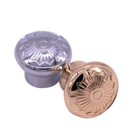 comprar 26 * 32 magnéticos superiores/Zamak de la botella de perfume de la aleación del cinc del oro a presión fundición online manufacture