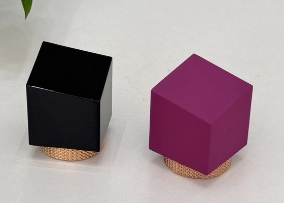 Capas de botellas de perfumes de color personalizable de aleación de zinc con material ecológico