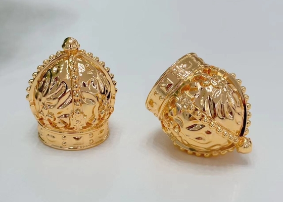 Capa de perfumes Zamak de aleación de zinc de corona de oro para una experiencia de fragancia lujosa