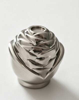 Tapa de Perfume Esculpida en Zamak Rosebud (Plata y Negro)