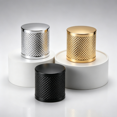 Luxury Grid Knurling Zamac Perfume Cap Cylinder Flat Top Rim Design FEA15 Boca Capa de perfume de aleación de zinc Oro Plata Negro Revestimiento Logotipo personalizado Fuente de fábrica